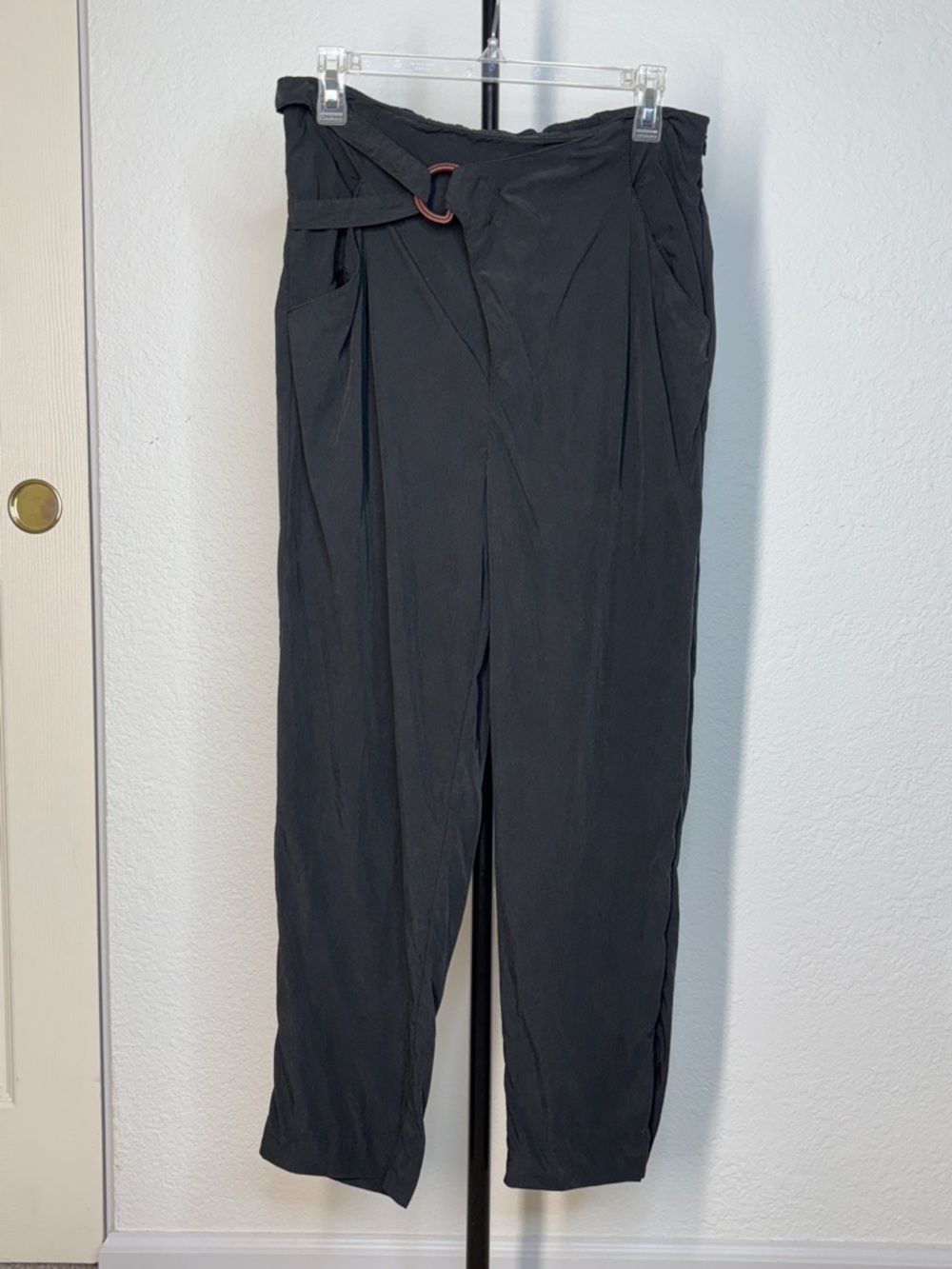 Anthropologie Cupro Wrap High Rise Charcoal Women’s Ankle Pant Ring Detail